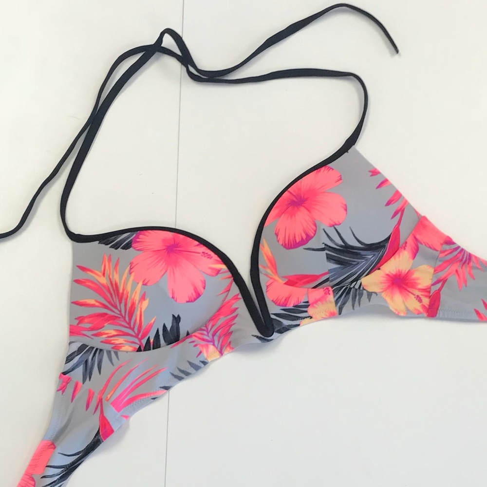 Victoria’s Secret PINK bathing suit top☀️